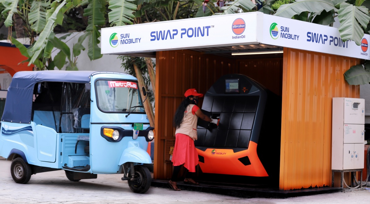 SUN Mobility and IndianOil Partner to Establish Extensive EV Battery Swapping Network in India