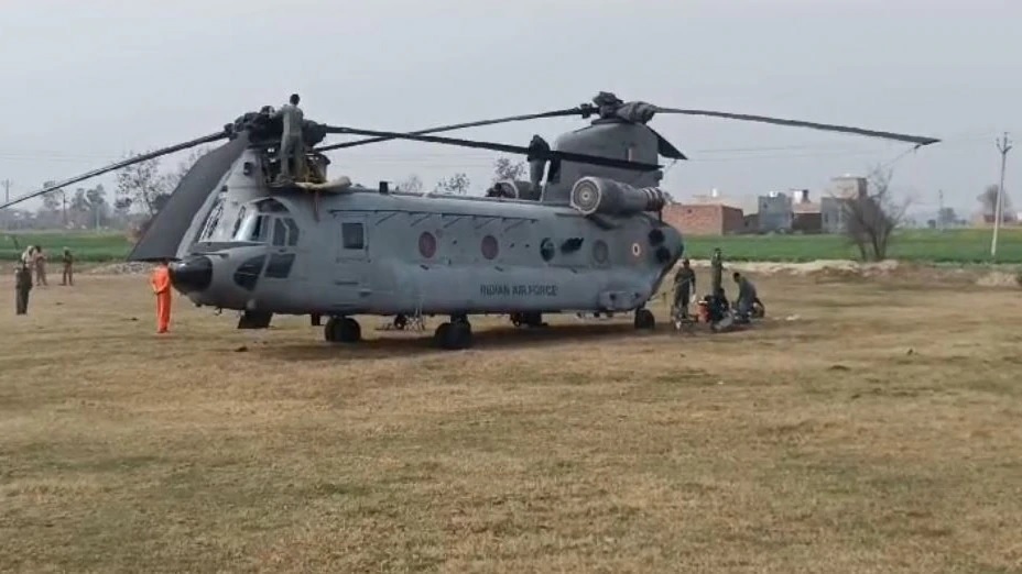 Indian Air Force's Chinook CH-47F Helicopter Makes Emergency Landing in  Punjab's Sangrur Village