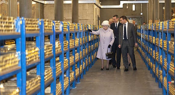 India Bring Back 100 Metric Tons of Gold from UK to Domestic Vaults in FY24