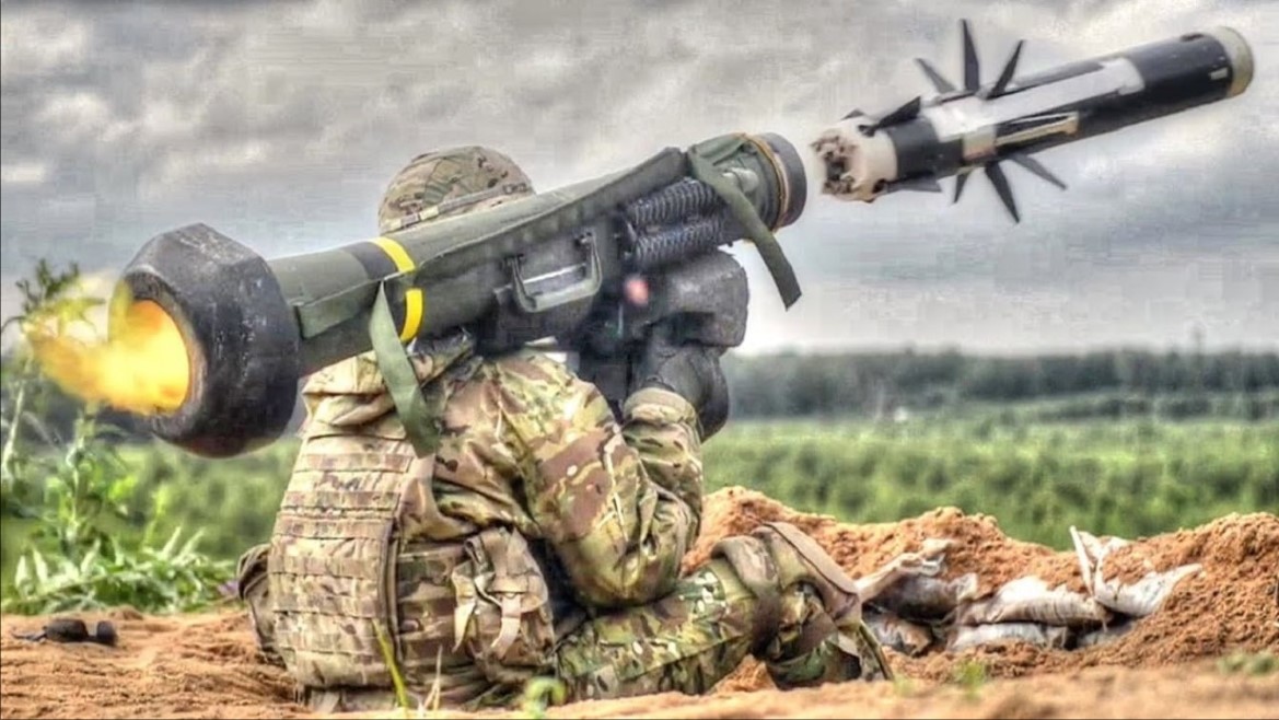 Estonia Delivers Javelin Anti-Tank Missiles to Ukraine For Russia Tank 