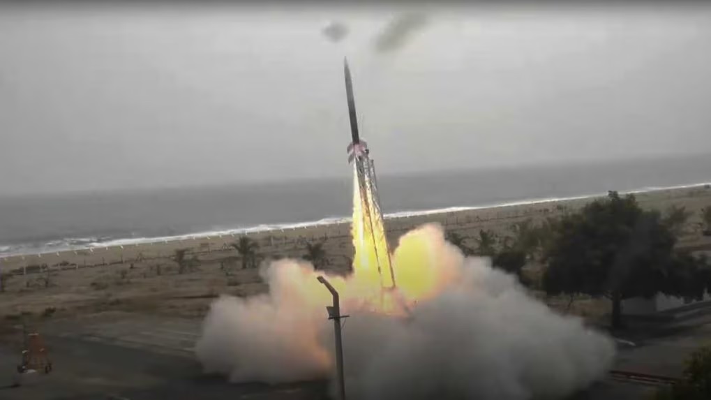 Pakistan Conducts Successful Launch of 'Fatah-II' Rocket System