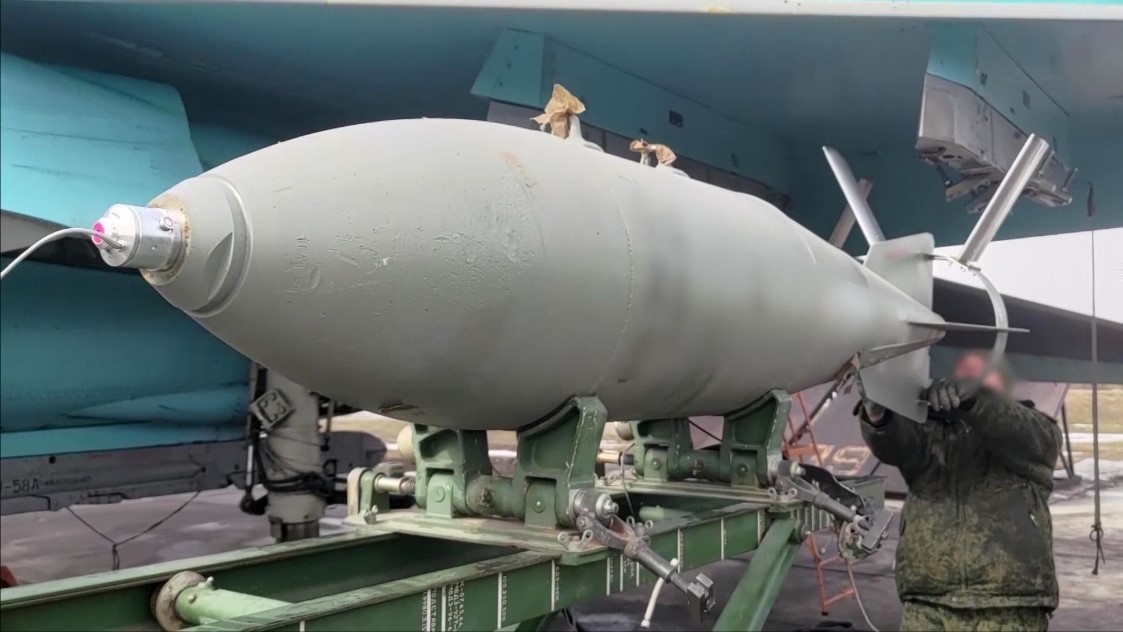 Russian Military Mistakenly Drops 1.5 Tons Powerful Bomb in Grocery Store of Occupied Territory 