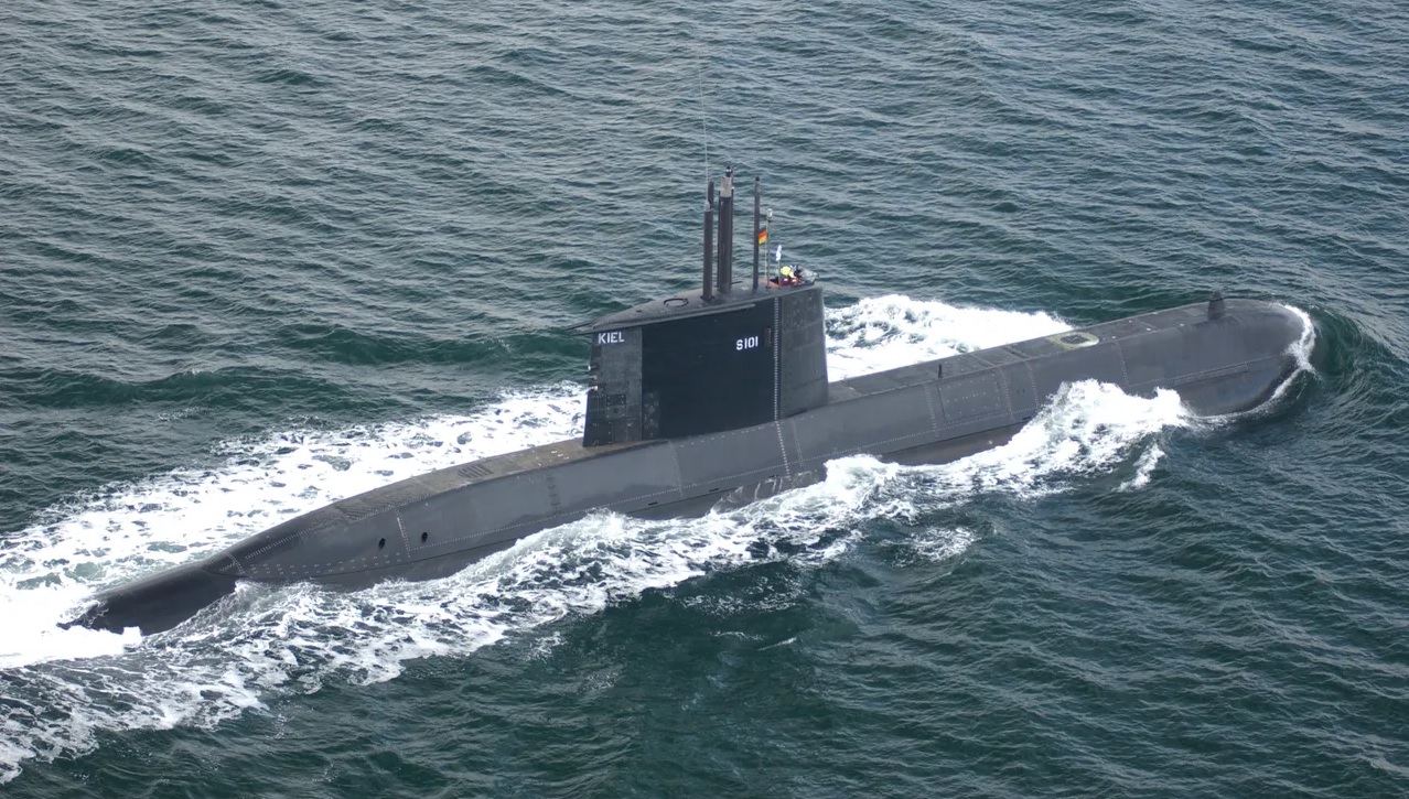 Germany Offers "Bigger" 214 Version Of HDW-Class Submarines To Indian Navy To Counter Pakistan, China