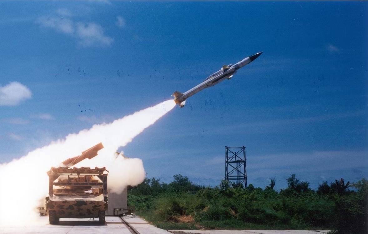 Indian Akash Air Defence Missile System Destroys 4 Targets Simultaneously