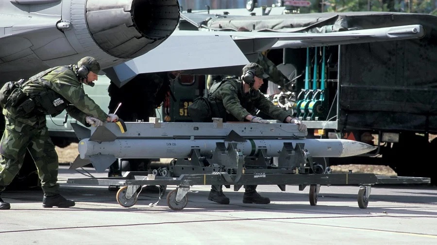 US Approves $214 Million for AMRAAM Missiles and Small Bombs to Italy