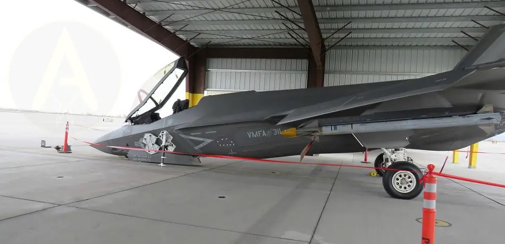 F-35C Fighter Jet Gear Collapses During Top Gun Training at Naval Air Station Fallon