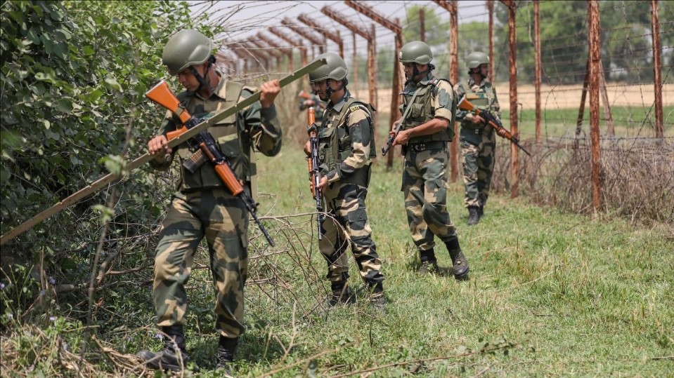 BSF on High Alert Along Pakistan Borders Ahead of Republic Day, Launches ‘Operation Shard Hawa’