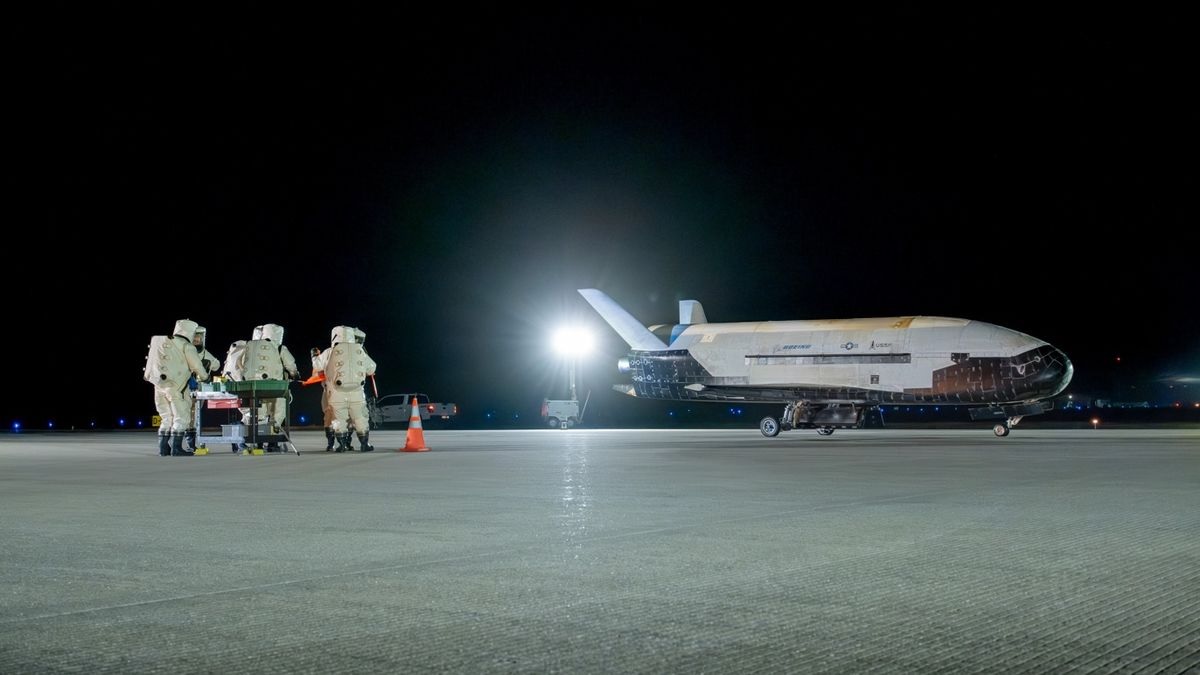 X-37B Spaceplane Completes Landmark Mission, Showcasing U.S. Space Force’s Advancements