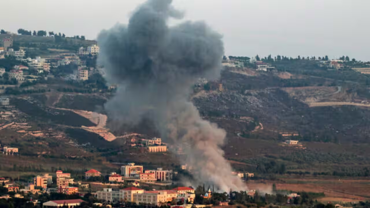 Hezbollah and Israeli Troops Clash Near Lebanon's Ramiya Village as UN Peacekeeper Injured