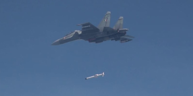 India Successfully Test-Fires RudraM-II Air-to-Surface Missile from Su-30 Fighter Jet