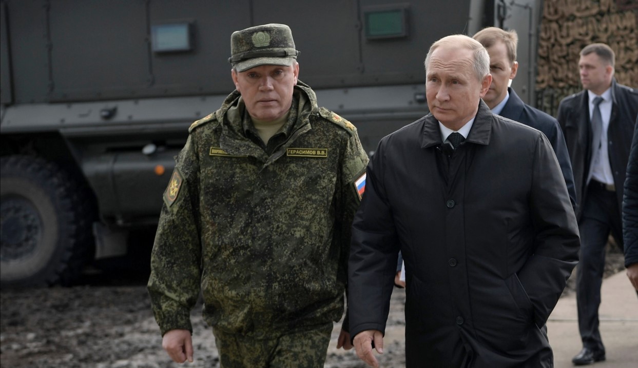 Putin Warns of Nuclear War if Western Troops Intervene in Ukraine War