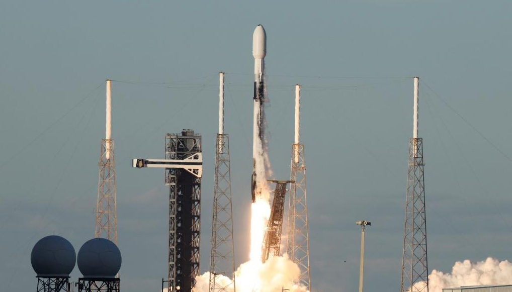 SpaceX Launches Six Hypersonic, Ballistic Tracking Space Sensors Satellites For US