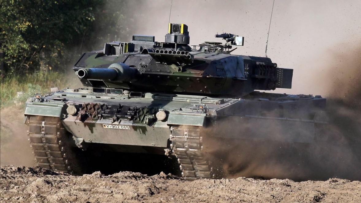 Spain Donates 19 Leopard 2A4 Battle Tanks to Ukraine