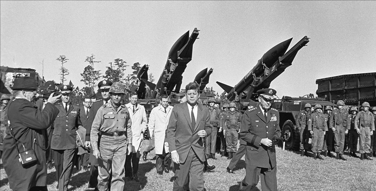 Cuban Missile Crisis - Causes & Facts : A Historic Confrontation and Its Global Ramifications