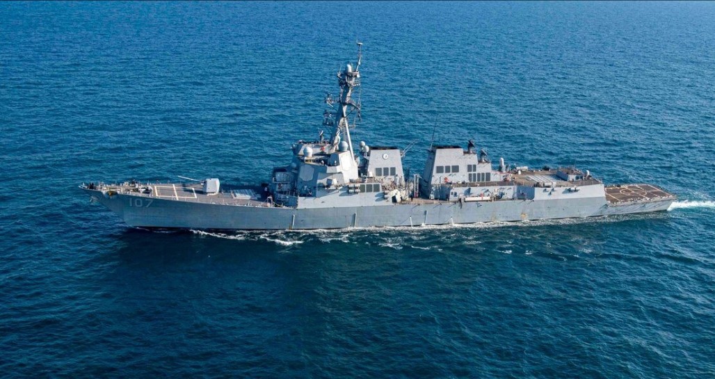 US Shoot Downs Drone off Yemen, Strikes Unmanned Surface Vessel in Red Sea