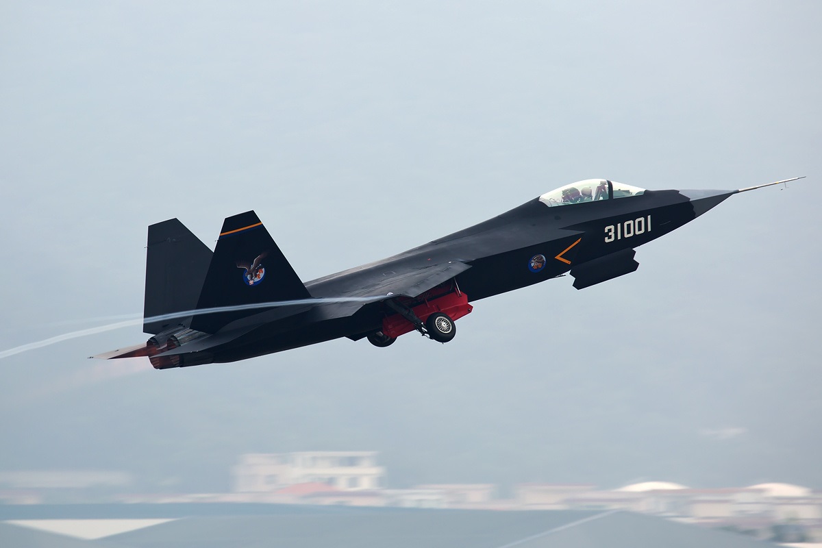 Pakistan Getting Chinese Stealth Aircraft Triggers Race for Modern Air Forces with India