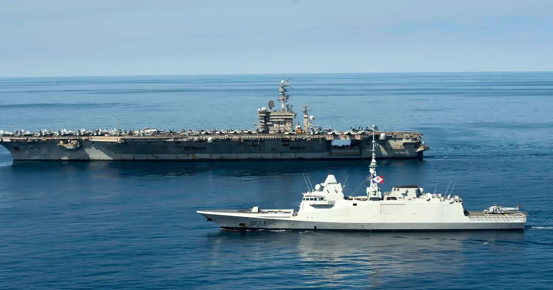 US, French Military Shoot Down Houthi Drones after Attack on Carrier, Warships