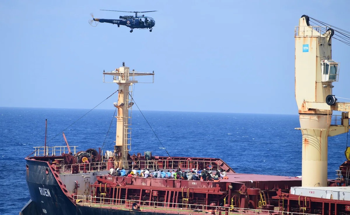 Indian Navy Rescue 17 Crew Member ,Capture 35 Pirates in 40-Hour Rescue Operation