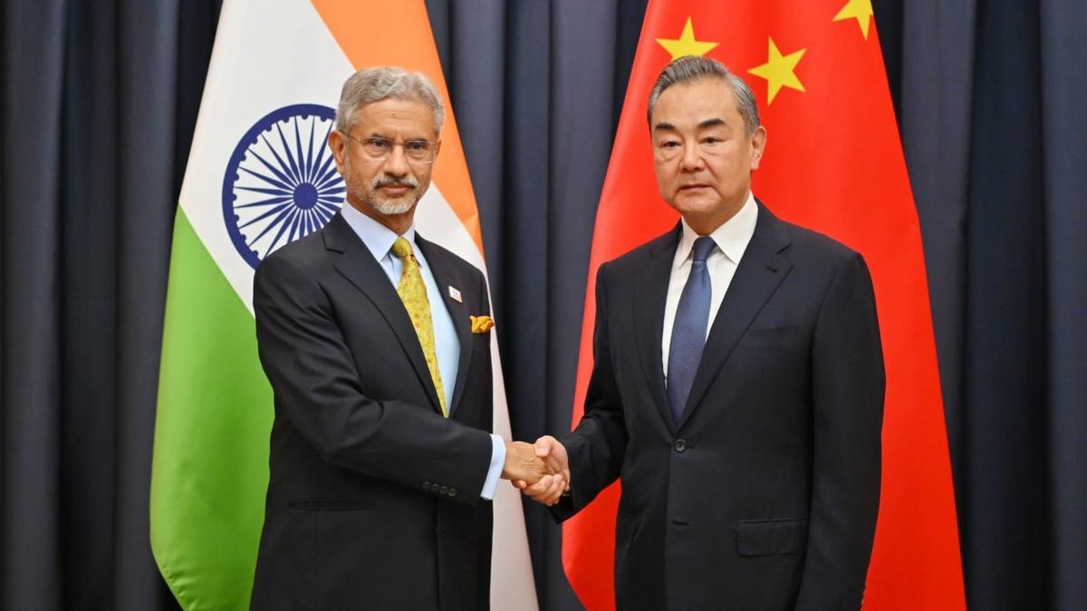 EAM Jaishankar Stresses Respect for LAC in Key Meeting with Chinese Foreign Minister